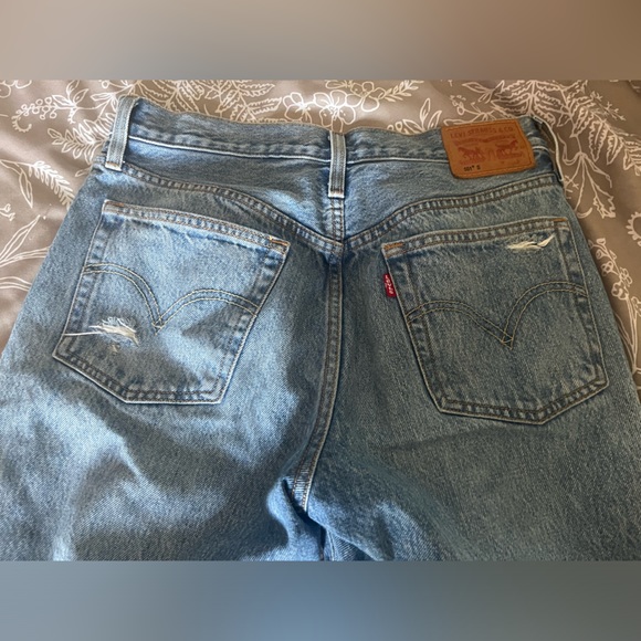 Size 28 Levi’s 501 skinny jean - Picture 8 of 12